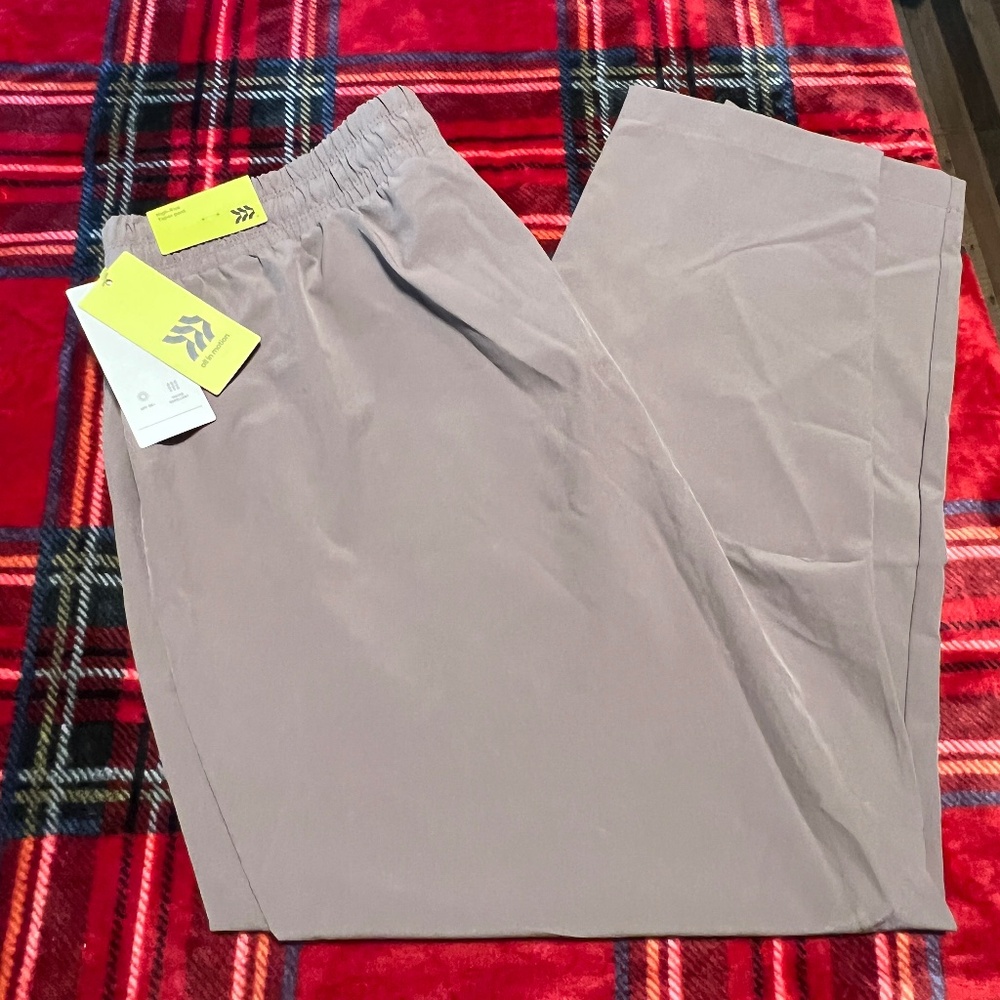 All in Motion Stretch Woven Taper Pants - Size L (Grey/Tan)